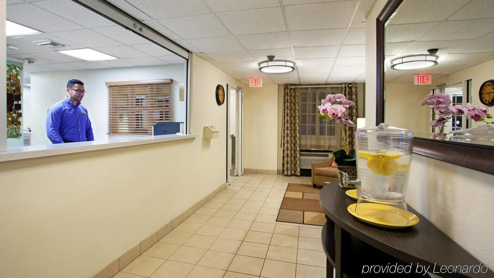 Sonesta Simply Suites Charlotte University Hotel